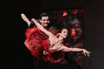 Санкт-Петербург: Искусство, спасающее мир