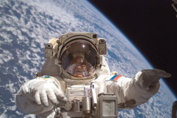 Мир: Космос окружает нас