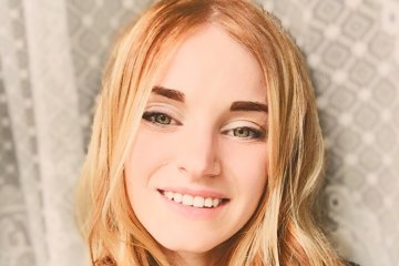 Санкт-Петербург: Участник премии МИРа 2020 Яна Афанасьева